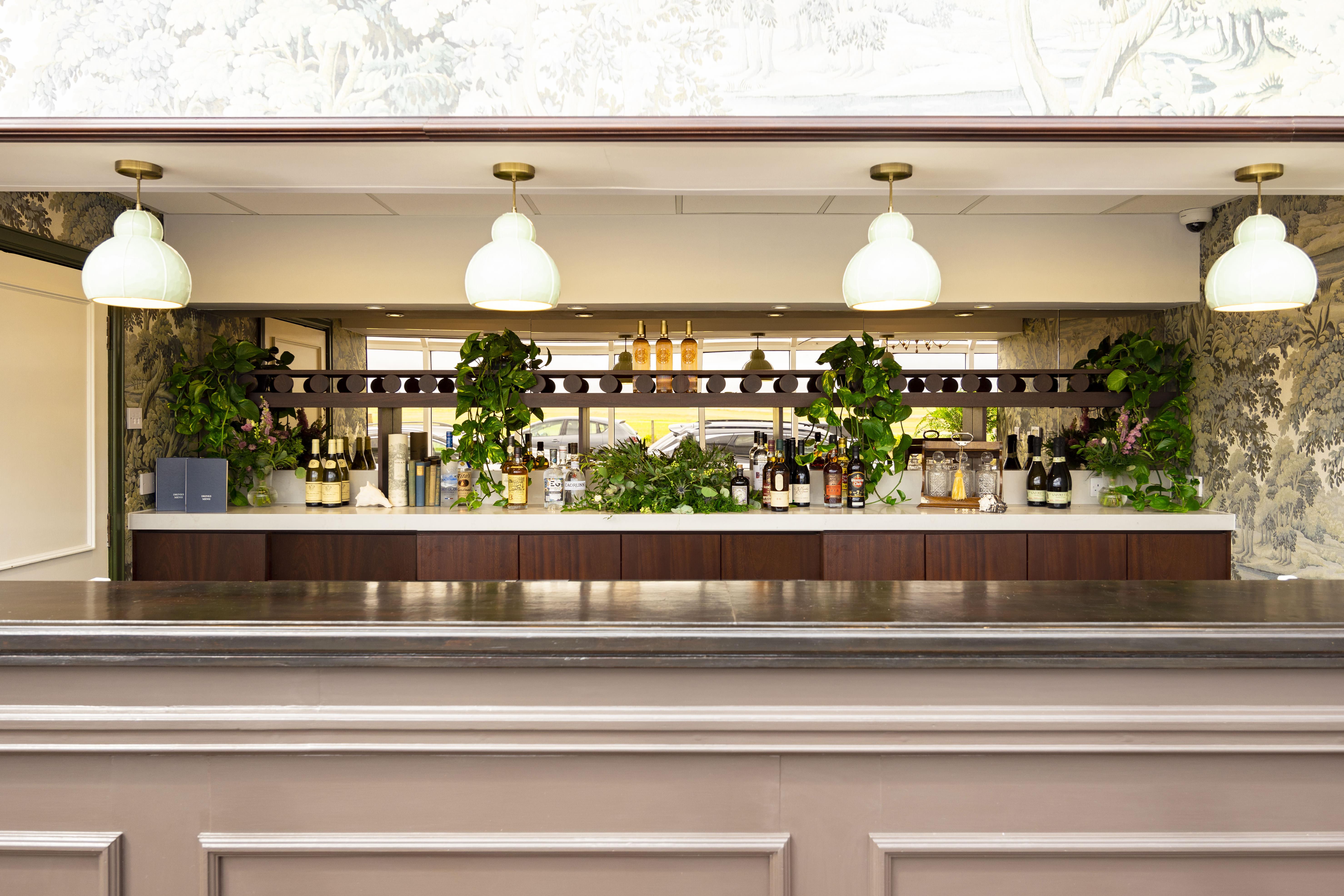 מלון Marine טרון מראה חיצוני תמונה The bar at the restaurant